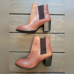 Diba True brown Artwork leather boots size 6.5